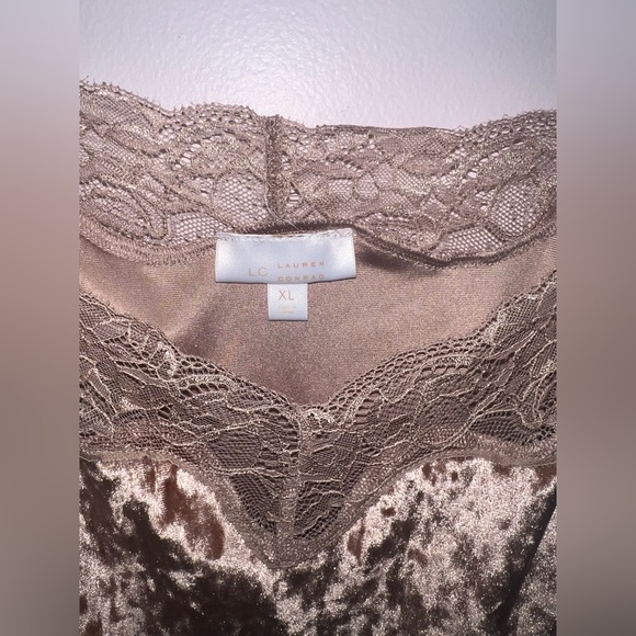 *bundle deal* 2/$15. 3/$20. Lauren Conrad velvet and lace tank top - Picture 3 of 5